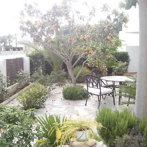  Apartment Bonito De 3 Hab. Con Jardin Spain