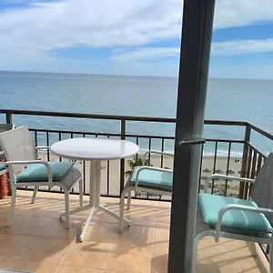 Beachfront Dreamin Apartment